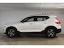 Volvo XC40 B4 211PK Automaat Plus Dark / Navigatie / Adaptive Cruise / Harman Kardon / Stuur- & Stoelverwarming / Elektrische achterklep / Achteruitrijcamera / Elektrische stoelverst. met geheugen