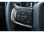 Volvo XC40 B4 211PK Automaat Plus Dark / Navigatie / Adaptive Cruise / Harman Kardon / Stuur- & Stoelverwarming / Elektrische achterklep / Achteruitrijcamera / Elektrische stoelverst. met geheugen