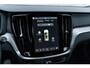 Volvo V60 T6 Plug-in hybrid AWD Plus Dark | Trekhaak | Harman Kardon | 360º Camera | Verwarmbare voorruit | Stoel- / Stuurverwarming Voor + Achter | Adaptive Cruise | BLIS | Verwarmbare voorruit | Power seats