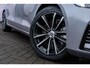 Volvo V60 T6 Plug-in hybrid AWD Plus Dark | Trekhaak | Harman Kardon | 360º Camera | Verwarmbare voorruit | Stoel- / Stuurverwarming Voor + Achter | Adaptive Cruise | BLIS | Verwarmbare voorruit | Power seats