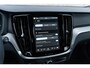 Volvo V60 T6 Plug-in hybrid AWD Plus Dark | Trekhaak | Harman Kardon | 360º Camera | Verwarmbare voorruit | Stoel- / Stuurverwarming Voor + Achter | Adaptive Cruise | BLIS | Verwarmbare voorruit | Power seats