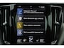 Volvo XC60 Recharge T8 AWD R-Design - Panorama/schuifdak - IntelliSafe Assist & Surround - 360º Camera - Verwarmde voorstoelen - Verwarmbaar stuurwiel - Parkeersensoren voor & achter - Elektr. bedienb. bestuurdersstoel met geheugen - Extra getint glas - 19' LMV