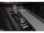 Volvo XC60 Recharge T8 AWD R-Design - Panorama/schuifdak - IntelliSafe Assist & Surround - 360º Camera - Verwarmde voorstoelen - Verwarmbaar stuurwiel - Parkeersensoren voor & achter - Elektr. bedienb. bestuurdersstoel met geheugen - Extra getint glas - 19' LMV