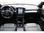 Volvo XC40 B4 211PK Automaat Plus Dark / Navigatie / Adaptive Cruise / Harman Kardon / Stuur- & Stoelverwarming / Elektrische achterklep / Achteruitrijcamera / Elektrische stoelverst. met geheugen