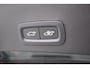 Volvo XC40 B4 211PK Automaat Plus Dark / Navigatie / Adaptive Cruise / Harman Kardon / Stuur- & Stoelverwarming / Elektrische achterklep / Achteruitrijcamera / Elektrische stoelverst. met geheugen