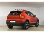 Volvo XC40 B4 211PK Automaat Plus Dark / Navigatie / Adaptive Cruise / Harman Kardon / Stuur- & Stoelverwarming / Elektrische achterklep / Achteruitrijcamera / Elektrische stoelverst. met geheugen