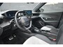 Peugeot e-2008 EV GT Pack 50 kWh 3 Fase | Alcantara | Stoelverwarming | Sfeerverlichting | 18"LMV | Climate Control | Navigatie | !!