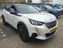 Peugeot e-2008 EV GT Pack 50 kWh 3 Fase | Alcantara | Stoelverwarming | Sfeerverlichting | 18"LMV | Climate Control | Navigatie | !!