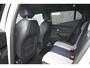 Peugeot e-2008 EV GT Pack 50 kWh 3 Fase 88% SOH | Alcantara | Stoelverwarming | Sfeerverlichting | 18"LMV | Climate Control | Navigatie | !!