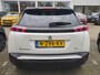 Peugeot e-2008 EV GT Pack 50 kWh 3 Fase | Alcantara | Stoelverwarming | Sfeerverlichting | 18"LMV | Climate Control | Navigatie | !!