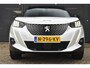 Peugeot e-2008 EV GT Pack 50 kWh 3 Fase 88% SOH | Alcantara | Stoelverwarming | Sfeerverlichting | 18"LMV | Climate Control | Navigatie | !!
