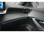 Peugeot e-2008 EV GT Pack 50 kWh 3 Fase | Alcantara | Stoelverwarming | Sfeerverlichting | 18"LMV | Climate Control | Navigatie | !!