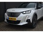 Peugeot e-2008 EV GT Pack 50 kWh 3 Fase 88% SOH | Alcantara | Stoelverwarming | Sfeerverlichting | 18"LMV | Climate Control | Navigatie | !!
