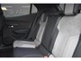 Peugeot e-2008 EV GT Pack 50 kWh 3 Fase 90%SOH | Navigatie | Sfeerverlichting | Stoelverwarming | Full-LED | Alcantara | Leder | Achteruitrijcamera | !!