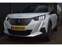 Peugeot e-2008 EV GT Pack 50 kWh 3 Fase 90%SOH | Navigatie | Sfeerverlichting | Stoelverwarming | Full-LED | Alcantara | Leder | Achteruitrijcamera | !!