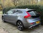 Volvo V40 1.5 T3 R-Design l H&K l Pano l Camera l Full led