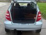 Mercedes-Benz A-klasse 170 Classic 3-Drs Automaat Airco Audio/CD Leder/Stof LMV 16" Lamellen Schuifdak Cruise Dealeronderh. Nw Apk