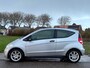 Mercedes-Benz A-klasse 170 Classic 3-Drs Automaat Airco Audio/CD Leder/Stof LMV 16" Lamellen Schuifdak Cruise Dealeronderh. Nw Apk