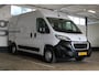 Peugeot Boxer 330 2.2 BlueHDi 140 L2H2 Premium | Incl. 12 maanden garantie | Cruise control | Parkeercamera | Airco | Bluetooth |  DAB Radio | Start/stop systeem | Multifunctioneel stuurwiel |