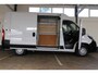 Peugeot Boxer 330 2.2 BlueHDi 140 L2H2 Premium | Incl. 12 maanden garantie | Cruise control | Parkeercamera | Airco | Bluetooth |  DAB Radio | Start/stop systeem | Multifunctioneel stuurwiel |