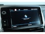 Peugeot 2008 1.2 PureTech Allure | Trekhaak | Navi | Clima | Carplay | Cruise | Pdc | | Achterbank in delen neerklapbaar | Alarm klasse 1(startblokkering) | Anti Blokkeer Systeem