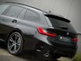 BMW 3-Serie Touring 330e M-Sport | Facelift Plug In Hybride 292 pk Dealer O.H. | Panoramadak | Harman Kardon | Adaptive Cruise | Adaptive LED | HUD | Camera | Elektrische Trekhaak