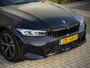 BMW 3-Serie Touring 330e M-Sport | Facelift Plug In Hybride 292 pk Dealer O.H. | Panoramadak | Harman Kardon | Adaptive Cruise | Adaptive LED | HUD | Camera | Elektrische Trekhaak