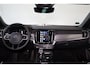 Volvo S90 T8 AWD Ultimate Dark - Luchtvering - IntelliSafe Assist & Surround - 360º Camera - Bowers & Wilkins audio - Adaptieve LED koplampen - Verwarmde voorstoelen, stuur & achterbank - Parkeersensoren voor & achter - Elektr. bedienb. voorstoelen met geheugen - Head up display - Extra getint glas - 20' LMV