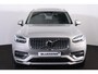 Volvo XC90 T8 Recharge AWD Ultimate Dark - Luchtvering - Panorama/schuifdak - IntelliSafe Assist & Surround - 360º Camera - Bowers & Wilkins audio - Adaptieve LED koplampen - Verwarmde voorstoelen, stuur & achterbank - Parkeersensoren voor & achter - Elektr. bedienb. voorstoelen met geheugen - Draadloze tel. lader - Extra getint glas - Elektr. inklapbare trekhaak - 22' LMV