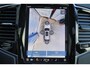 Volvo XC90 T8 Recharge AWD Ultimate Dark - Luchtvering - Panorama/schuifdak - IntelliSafe Assist & Surround - 360º Camera - Bowers & Wilkins audio - Adaptieve LED koplampen - Verwarmde voorstoelen, stuur & achterbank - Parkeersensoren voor & achter - Elektr. bedienb. voorstoelen met geheugen - Draadloze tel. lader - Extra getint glas - Elektr. inklapbare trekhaak - 22' LMV