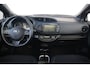 Toyota Yaris 1.5 Hybrid Bi-Tone Plus 101PK Automaat Panoramadak Navigatie Camera Clima Cruise Keyless Entry 16 inch LMV