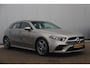 Mercedes-Benz A-klasse 160 AMG Line Widescreen Full LED Half Leder Sportstoelen Navigatie Camera Clima Lane Assist Cruise Parkeersensors 18 inch AMG LMV
