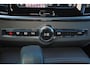 Volvo V90 T6 Recharge AWD Plus Bright - IntelliSafe Assist & Surround - 360º Camera - Harman/Kardon audio - Adaptieve LED koplampen - Verwarmde voorstoelen, stuur & achterbank - Parkeersensoren voor & achter - Elektr. bedienb. voorstoelen met geheugen - Extra getint glas - 19' LMV