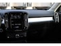 Volvo XC40 T3 Momentum | Semi elektrische trekhaak | Parkeer camera achter | Parkeersensoren voor + achter | Extra getint glas | Navigatiesysteem | Volvo on Call | Start/stop systeem