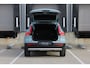 Volvo XC40 T3 Momentum | Semi elektrische trekhaak | Parkeer camera achter | Parkeersensoren voor + achter | Extra getint glas | Navigatiesysteem | Volvo on Call | Start/stop systeem