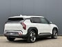 Kia EV3 Plus Advanced 58.3 kWh | 17% Bijtelling | Demo | Snel leverbaar | Navi | Clima | Schuif-/kanteldak | Stoel- en stuurwielverwarming