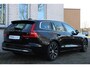 Volvo V60 2.0 T6 Plug-in hybrid AWD Essential Bright | All-season banden | Adaptieve Cruise Control | Lederen bekleding | Semi elek. trekhaak | Parkeercamera achter | Verstelbare lendesteunen voor | Voorstoelen verwarmbaar | Verwarmbaar stuurwiel | Achterbank verwarmbaar | Blind Spot | Google-maps navigatie | Elektrische achterklep |