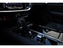 Volvo V60 2.0 T6 Plug-in hybrid AWD Essential Bright | All-season banden | Adaptieve Cruise Control | Lederen bekleding | Semi elek. trekhaak | Parkeercamera achter | Verstelbare lendesteunen voor | Voorstoelen verwarmbaar | Verwarmbaar stuurwiel | Achterbank verwarmbaar | Blind Spot | Google-maps navigatie | Elektrische achterklep |