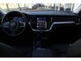 Volvo V60 2.0 T6 Plug-in hybrid AWD Essential Bright | All-season banden | Adaptieve Cruise Control | Lederen bekleding | Semi elek. trekhaak | Parkeercamera achter | Verstelbare lendesteunen voor | Voorstoelen verwarmbaar | Verwarmbaar stuurwiel | Achterbank verwarmbaar | Blind Spot | Google-maps navigatie | Elektrische achterklep |