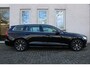 Volvo V60 2.0 T6 Plug-in hybrid AWD Essential Bright | All-season banden | Adaptieve Cruise Control | Lederen bekleding | Semi elek. trekhaak | Parkeercamera achter | Verstelbare lendesteunen voor | Voorstoelen verwarmbaar | Verwarmbaar stuurwiel | Achterbank verwarmbaar | Blind Spot | Google-maps navigatie | Elektrische achterklep |