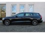 Volvo V60 2.0 T6 Plug-in hybrid AWD Essential Bright | All-season banden | Adaptieve Cruise Control | Lederen bekleding | Semi elek. trekhaak | Parkeercamera achter | Verstelbare lendesteunen voor | Voorstoelen verwarmbaar | Verwarmbaar stuurwiel | Achterbank verwarmbaar | Blind Spot | Google-maps navigatie | Elektrische achterklep |