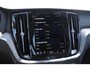 Volvo S60 T6 350PK Automaat Recharge Ultimate Bright / Head-up display / Harman Kardon audio / Panoramadak / BLIS / Elektrisch bedienbare voorstoelen / Memory seats / Verwarmbare stoelen / Keyless entry /