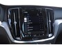 Volvo S60 T6 350PK Automaat Recharge Ultimate Bright / Head-up display / Harman Kardon audio / Panoramadak / BLIS / Elektrisch bedienbare voorstoelen / Memory seats / Verwarmbare stoelen / Keyless entry /