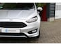Ford Focus Wagon 1.0 EcoBoost 140pk ST-Line | Navi | Clima | Parkeersens. voor en achter | Trekhaak | 17'' | All seasonbanden |