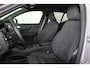 Volvo EX40 Single Motor Extended Range Business Ed. 82 kWh - Intellisafe Assist & Surround - Parkeercamera achter - Verwarmde voorstoelen & stuur - Parkeersensoren voor & achter - Warmtepomp - Google Maps - 19' LMV - All Season Banden