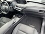 Lexus UX 300e Business 54 kWh | Carplay | Electr. bestuurdersstoel | Parkeercamera | Adaptive cruise control |