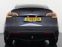 Tesla Model Y RWD 60kWh LFP-Accu S.O.H. 96% Trekhaak Warmtepomp Lmv 20" Ambient Interieur Verlichting Adap.Cruise Navi Ecc Camera's Panoramadak Autopilot Stoel+Stuur+Achterbank Verwarming Elek.Achterklep Dodehoek detector Draadloze telefoonlader Origineel Nederlandse Auto 1.600KG Trekgewicht