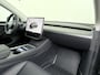 Tesla Model Y RWD 60kWh LFP-Accu S.O.H. 96% Trekhaak Warmtepomp Lmv 20" Ambient Interieur Verlichting Adap.Cruise Navi Ecc Camera's Panoramadak Autopilot Stoel+Stuur+Achterbank Verwarming Elek.Achterklep Dodehoek detector Draadloze telefoonlader Origineel Nederlandse Auto 1.600KG Trekgewicht
