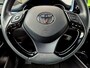 Toyota C-HR 1.8 Hybrid Adventure + Dealer OH|Keyless|Camera|Navi|Apple|Android|DAB|Dodehoek|Lane|LED|18"LMV