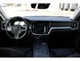 Volvo V60 T5 Momentum | Parkeercamera | Parkeerverwarming | BLIS | Electrische wegklapbare trekhaak | Stuurwielverwarming | Adaptive cruise control | Parkeersensoren voor + achter | Apple Carplay / Android Auto | Navigatie
